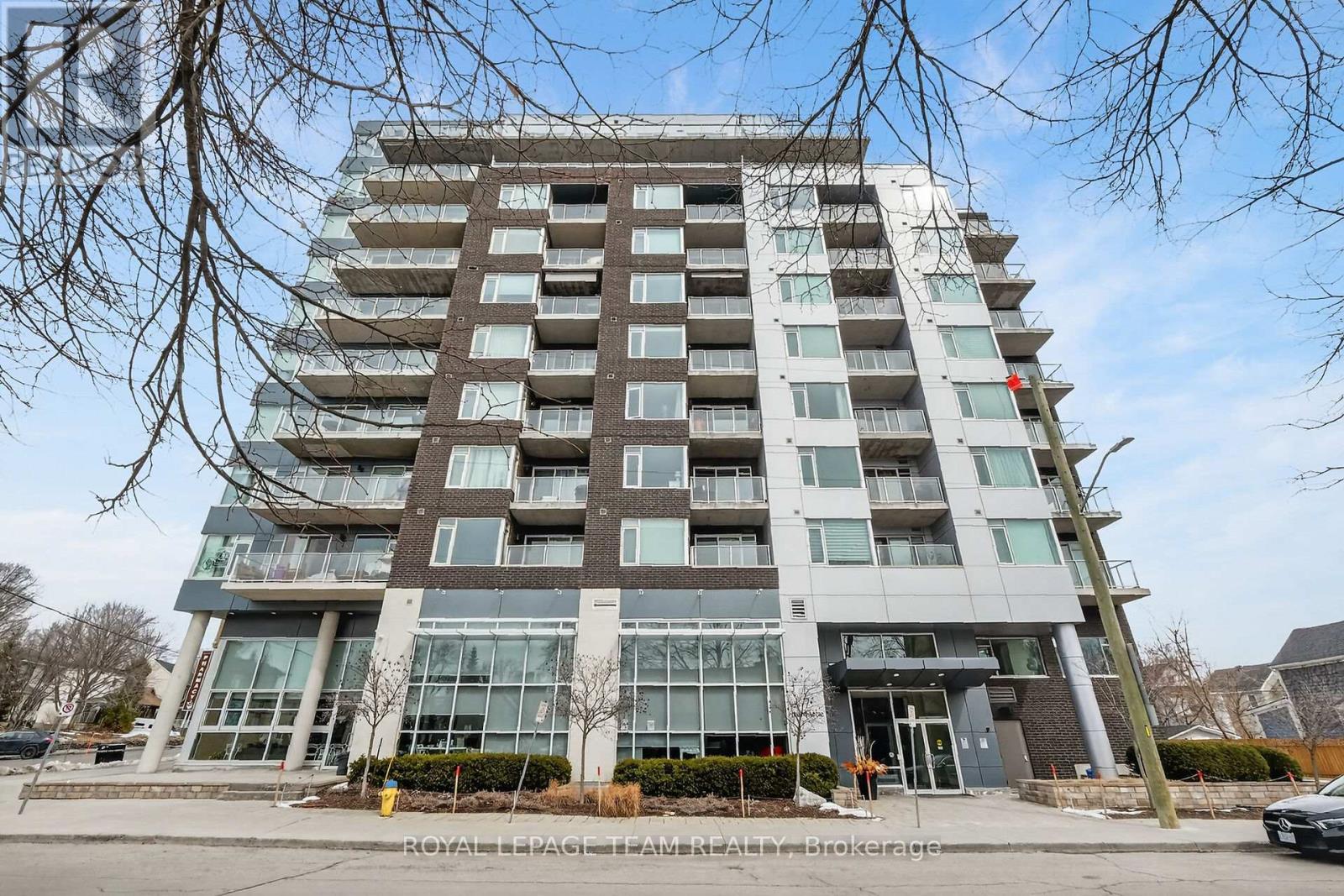 220 - 7 Marquette Avenue