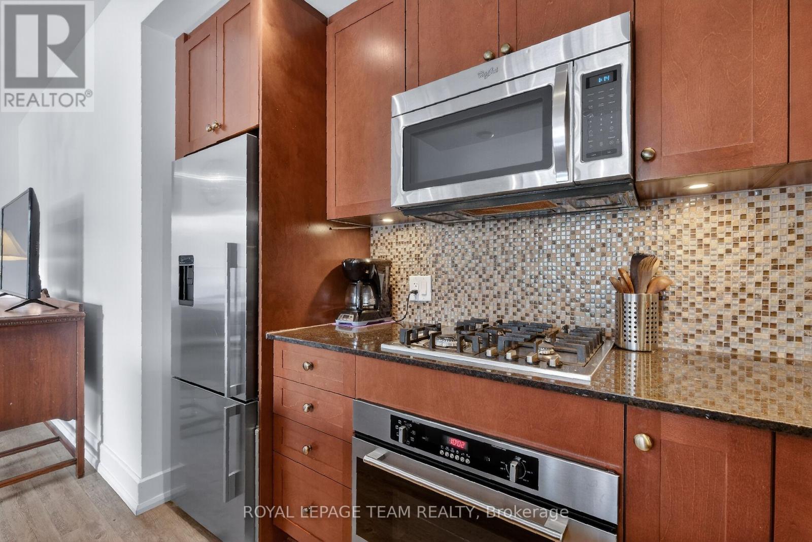 220 - 7 Marquette Avenue