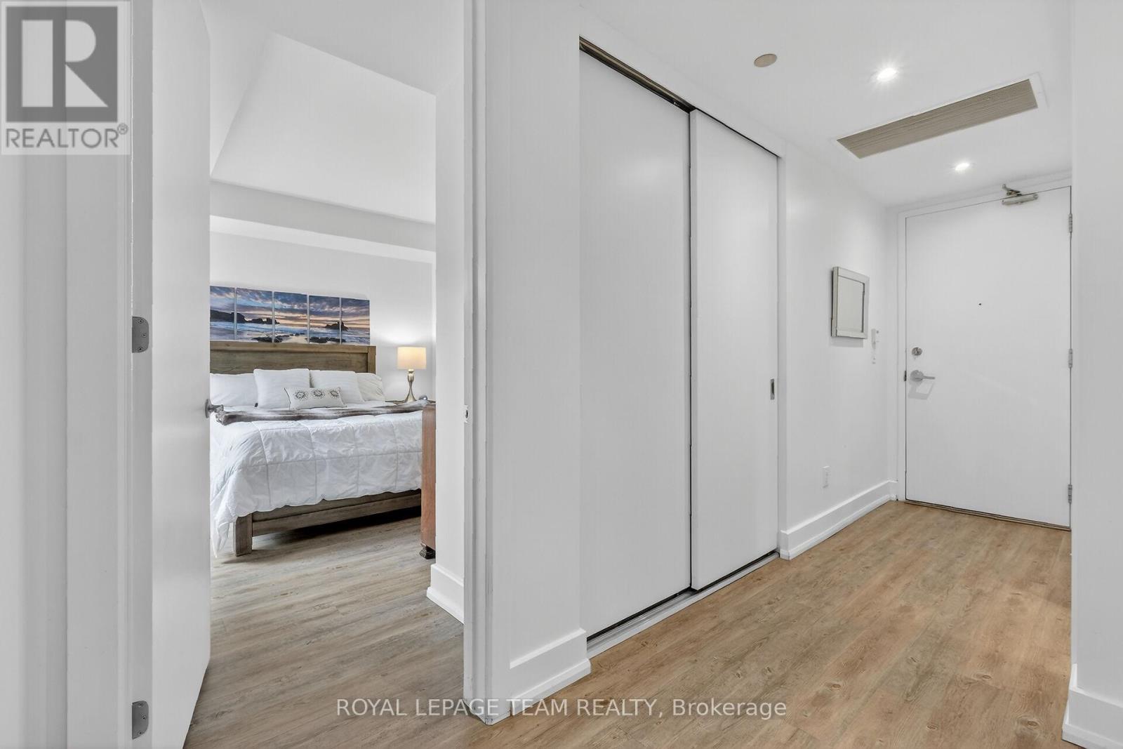 220 - 7 Marquette Avenue