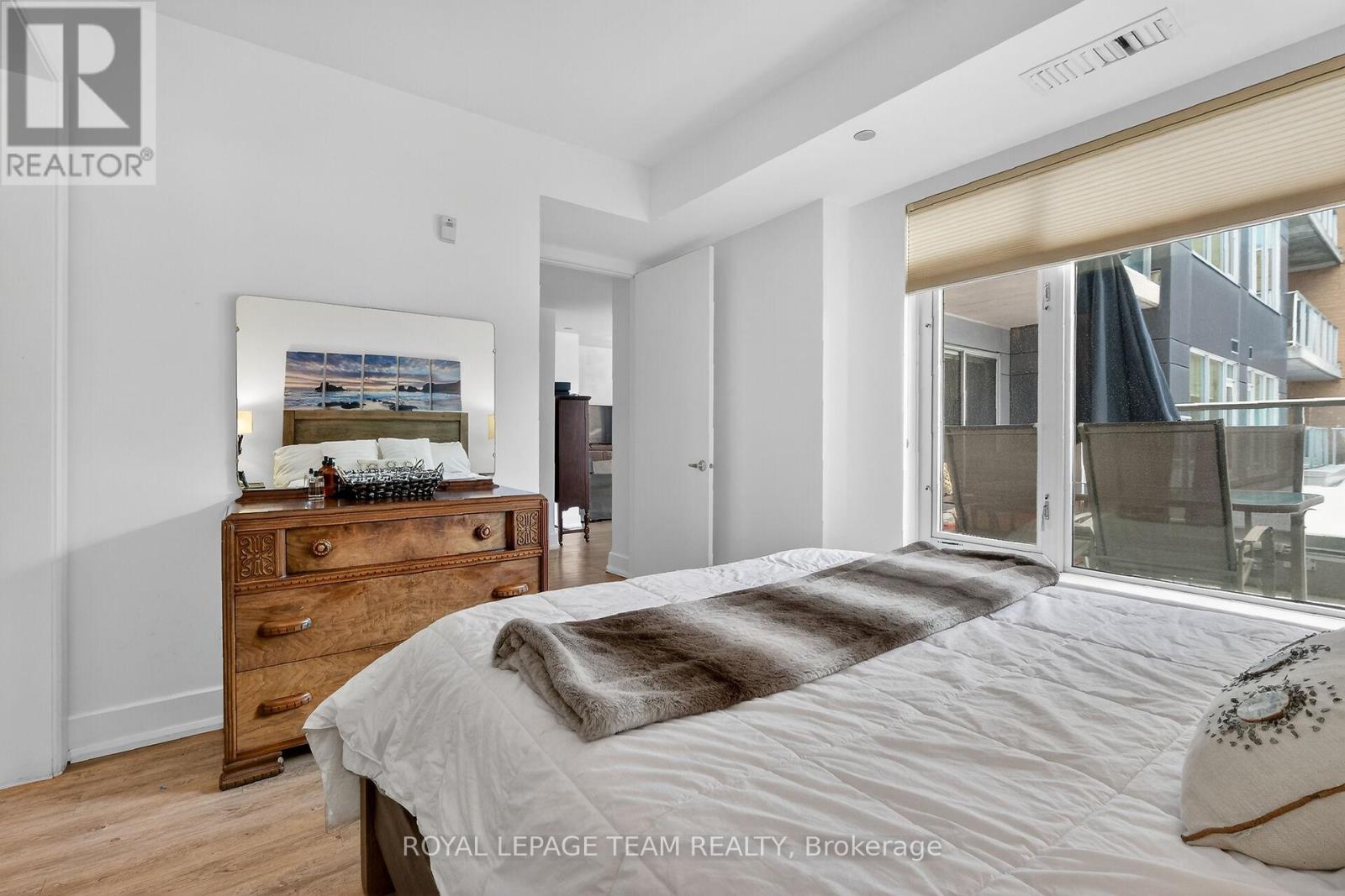 220 - 7 Marquette Avenue