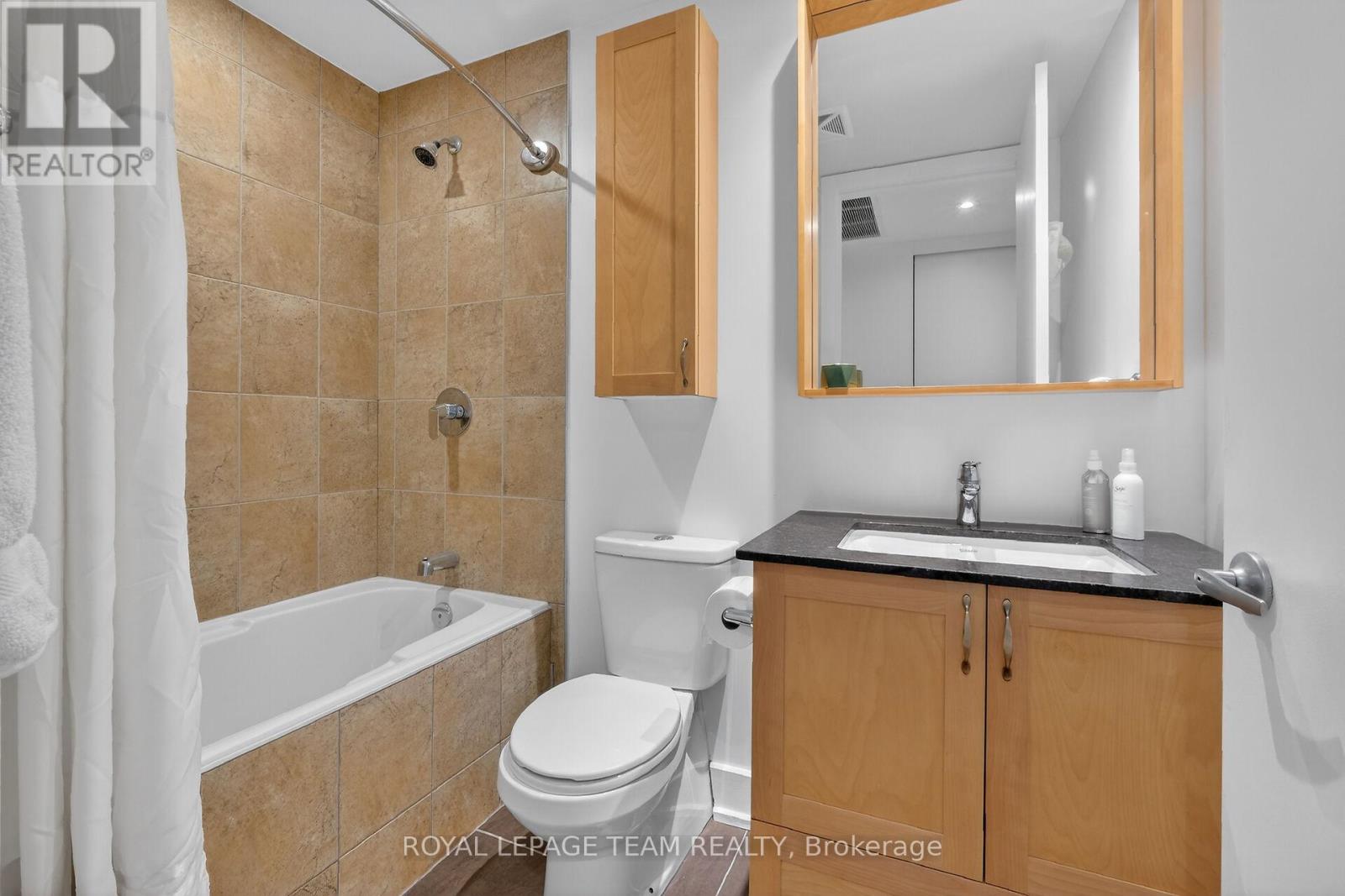 220 - 7 Marquette Avenue