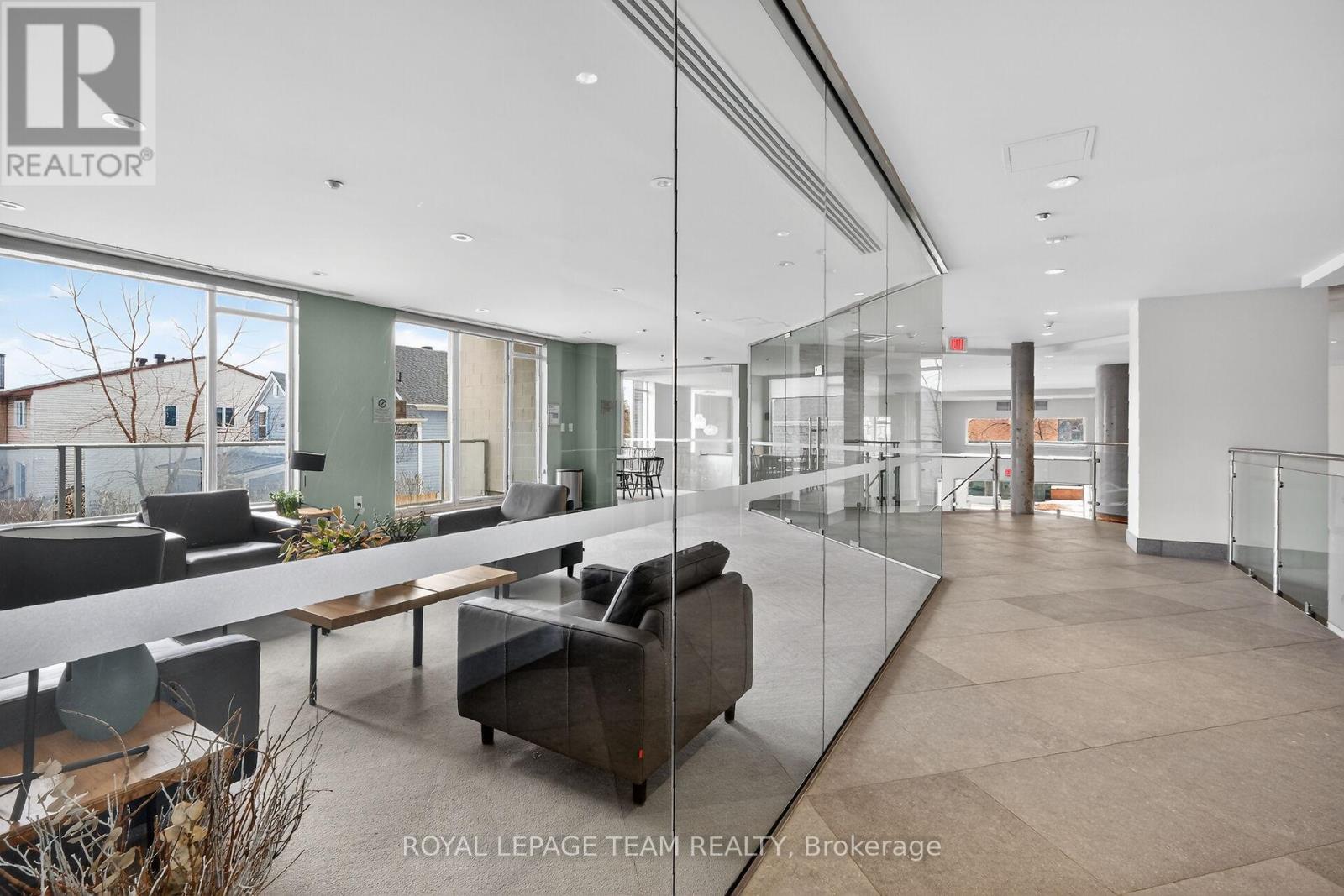 220 - 7 Marquette Avenue