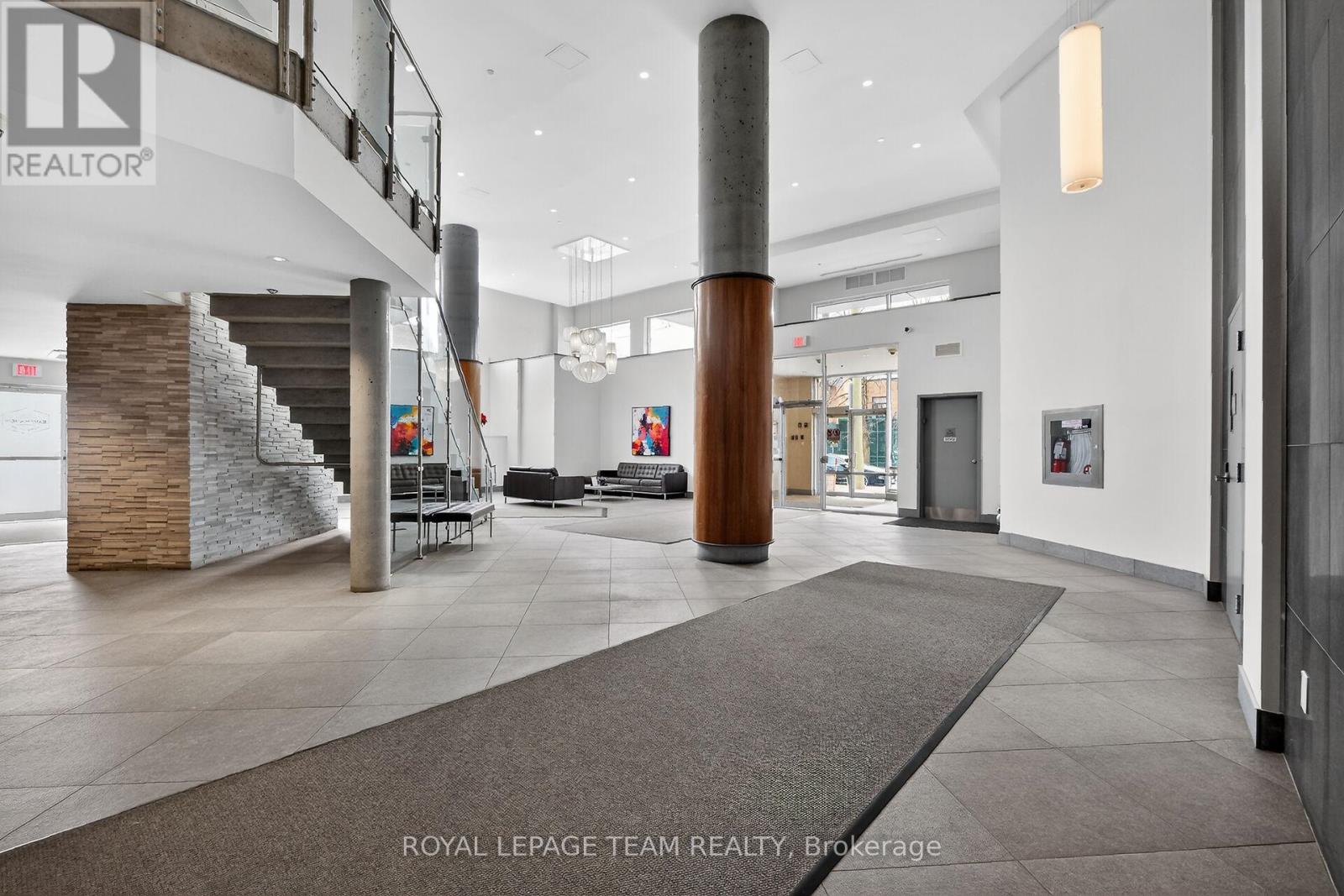 220 - 7 Marquette Avenue