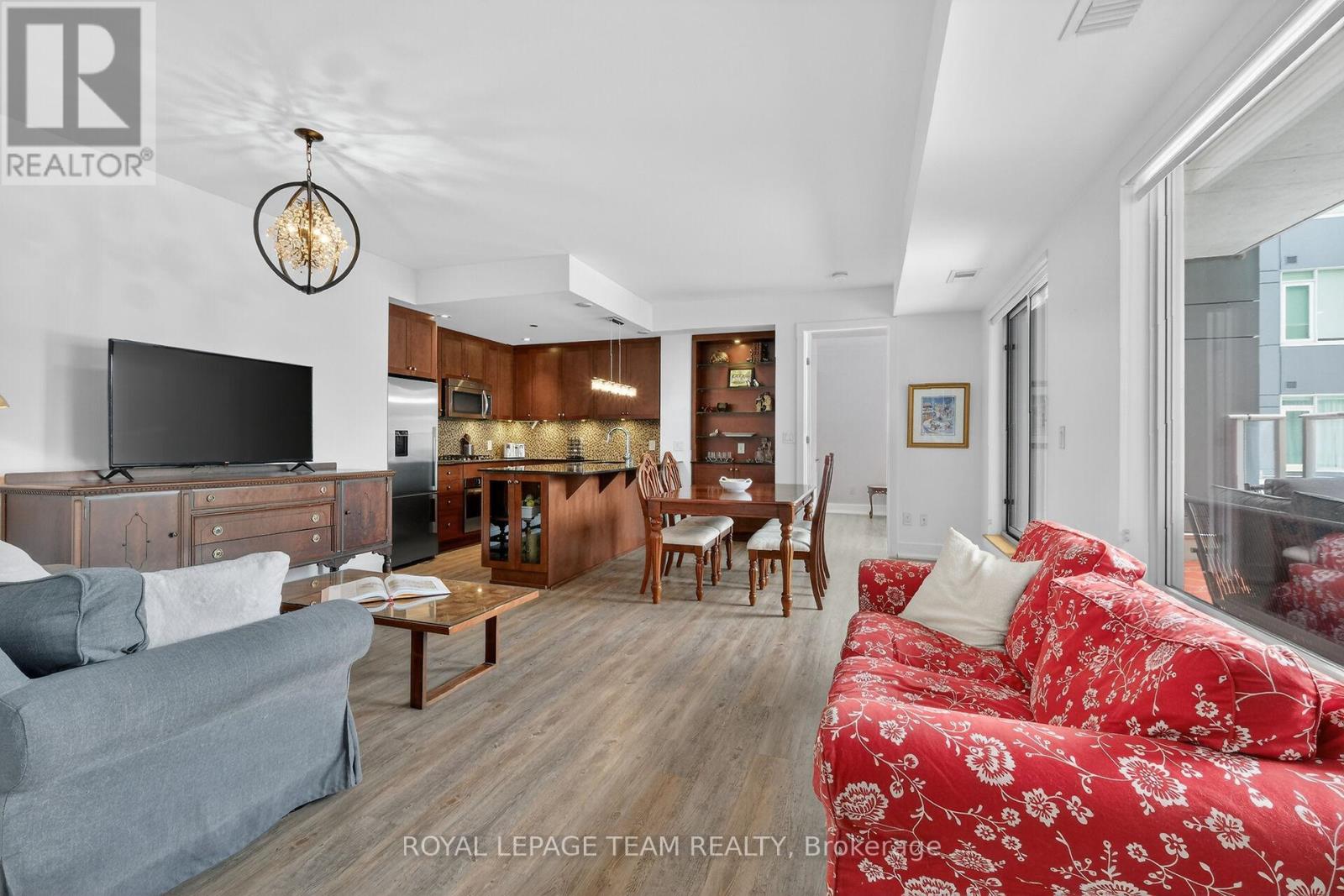 220 - 7 Marquette Avenue