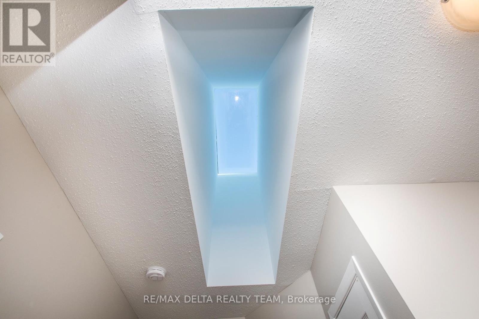 8 - 323 Monica Crescent