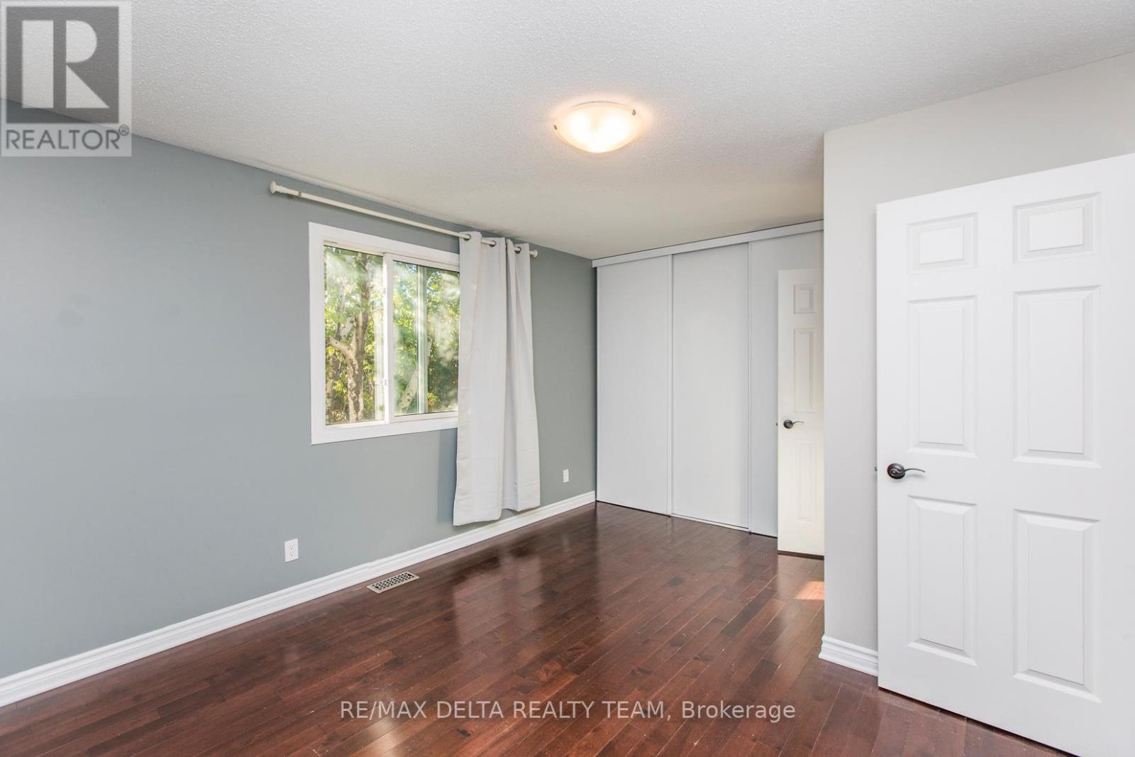 8 - 323 Monica Crescent