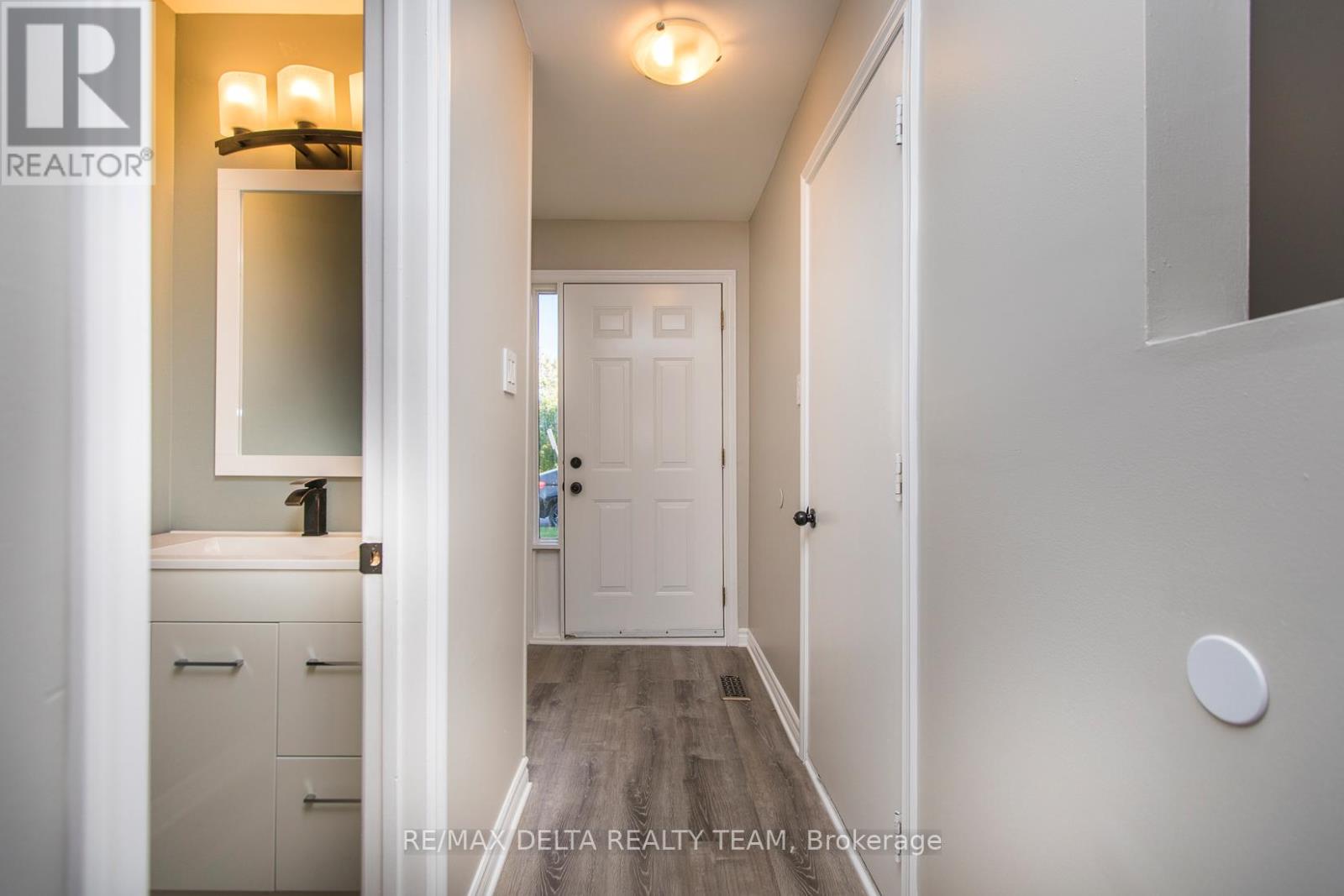 8 - 323 Monica Crescent