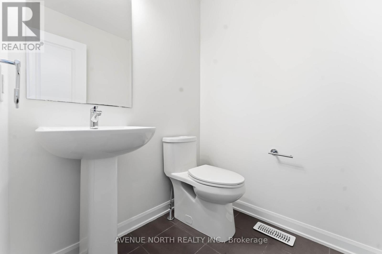 2082 Caltra Crescent