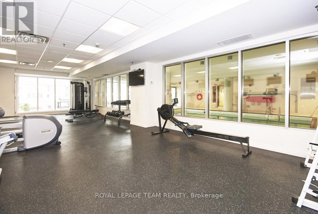 1303 - 242 Rideau Street