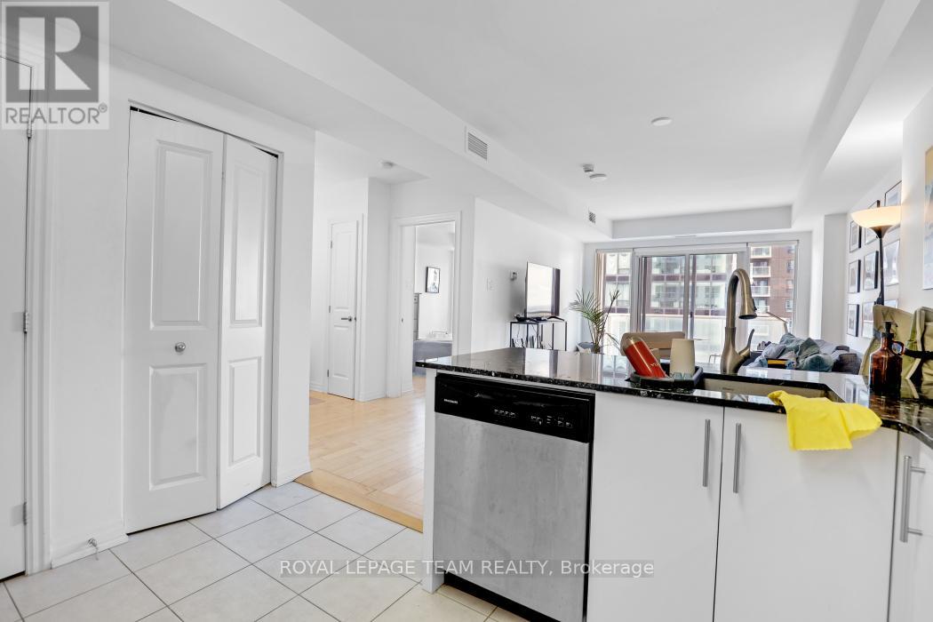 1303 - 242 Rideau Street