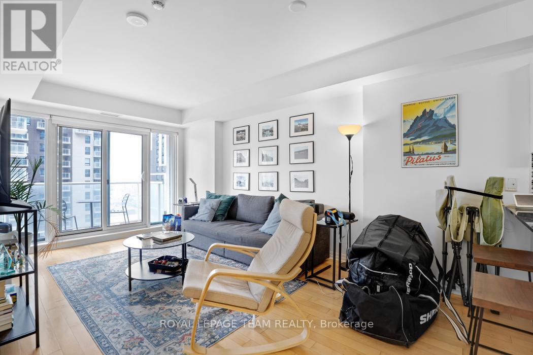 1303 - 242 Rideau Street