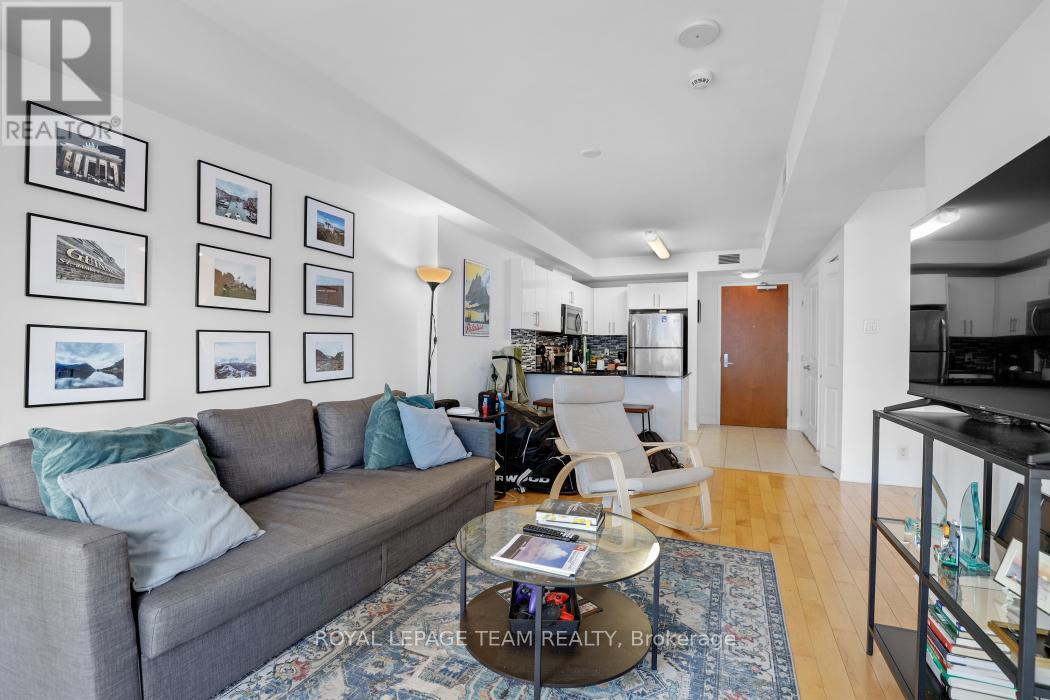 1303 - 242 Rideau Street