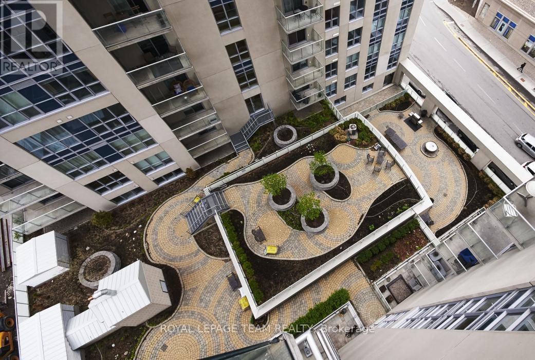 1303 - 242 Rideau Street