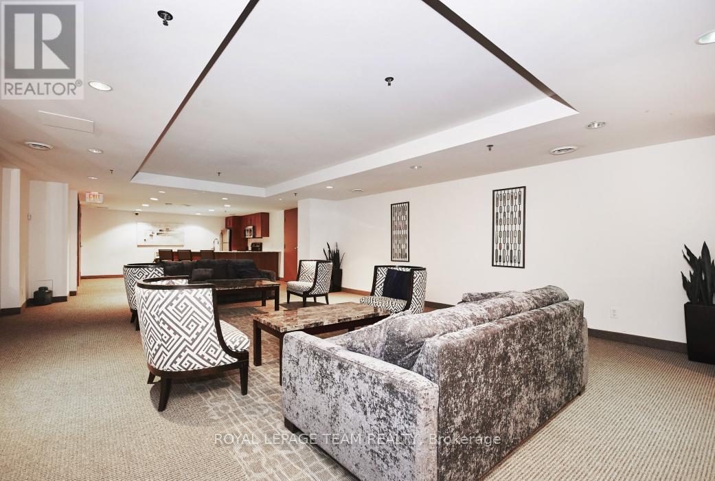 1303 - 242 Rideau Street