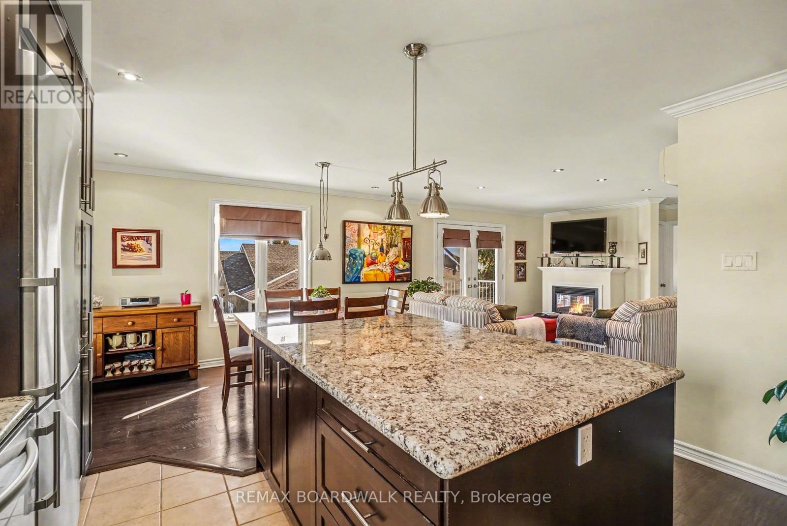 Unit 204 - 32 De La Croisee Street