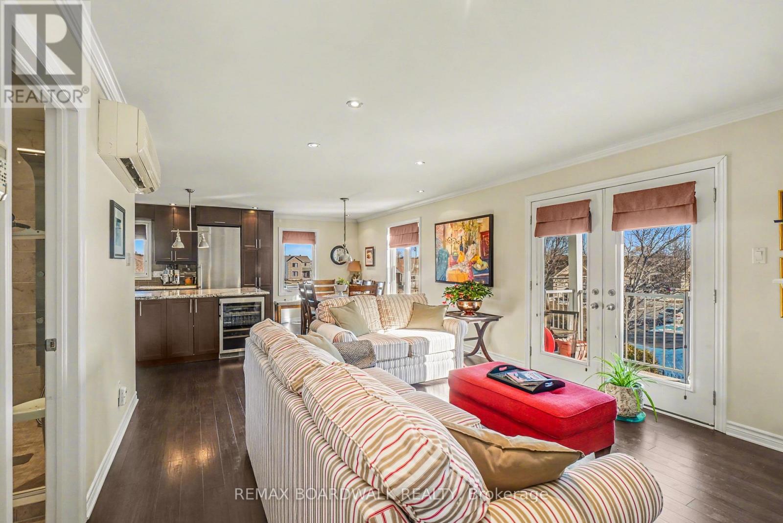 Unit 204 - 32 De La Croisee Street