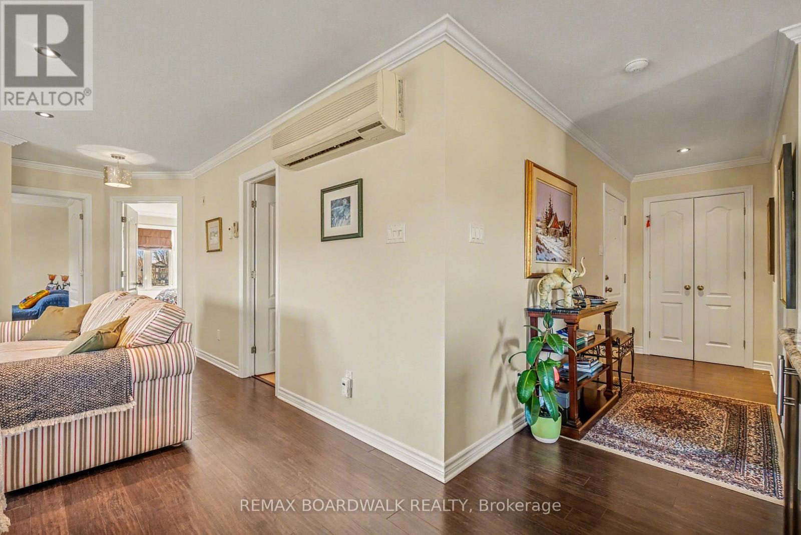 Unit 204 - 32 De La Croisee Street