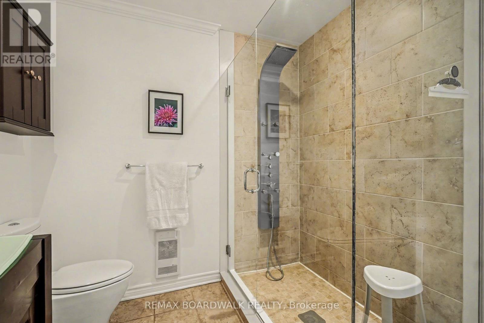 Unit 204 - 32 De La Croisee Street