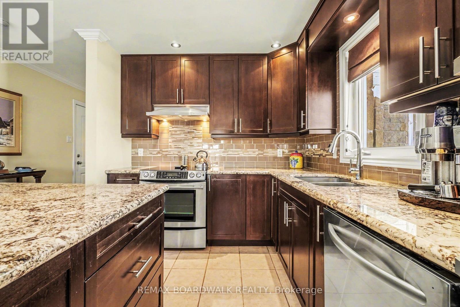 Unit 204 - 32 De La Croisee Street