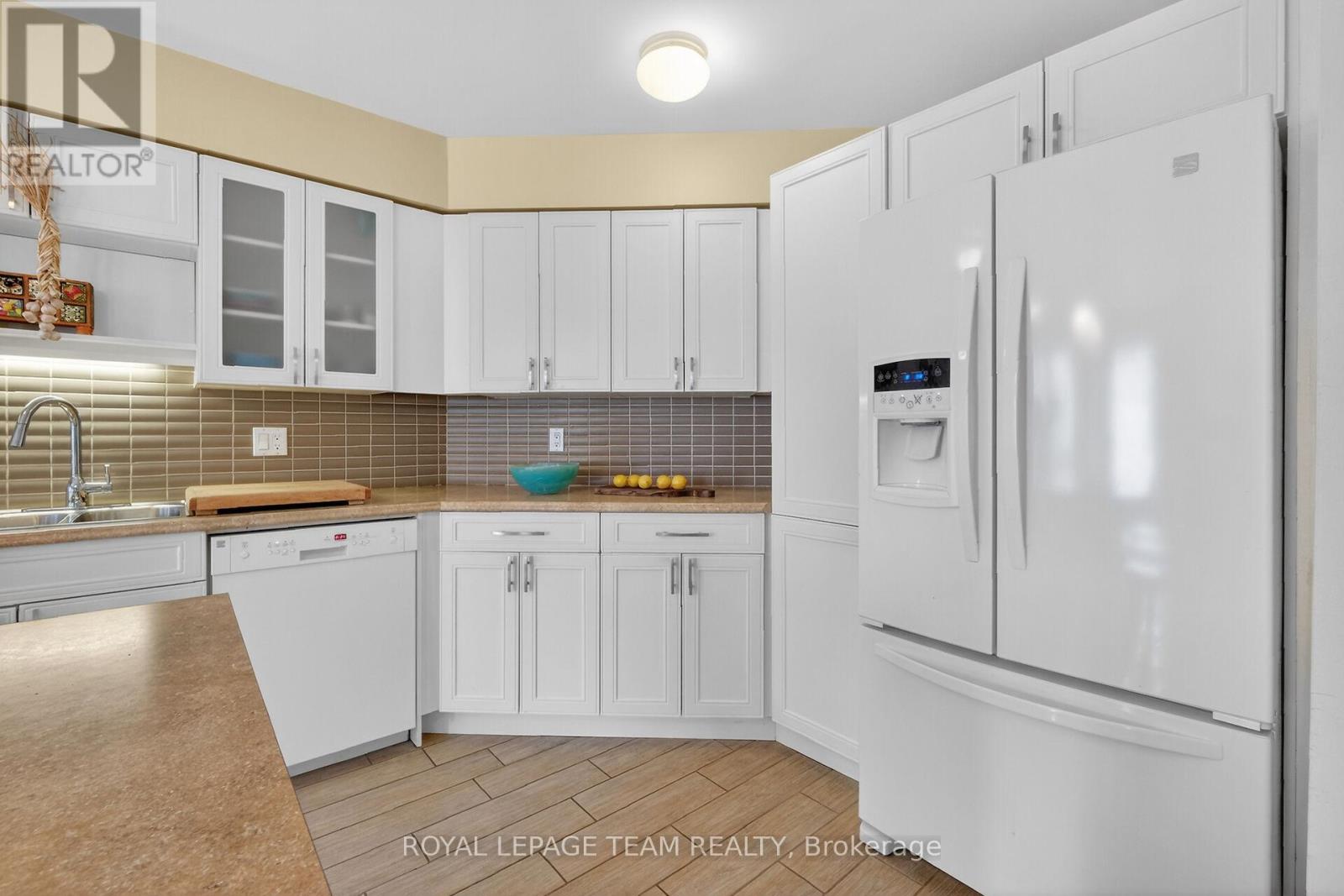 202a - 62 Donald Street