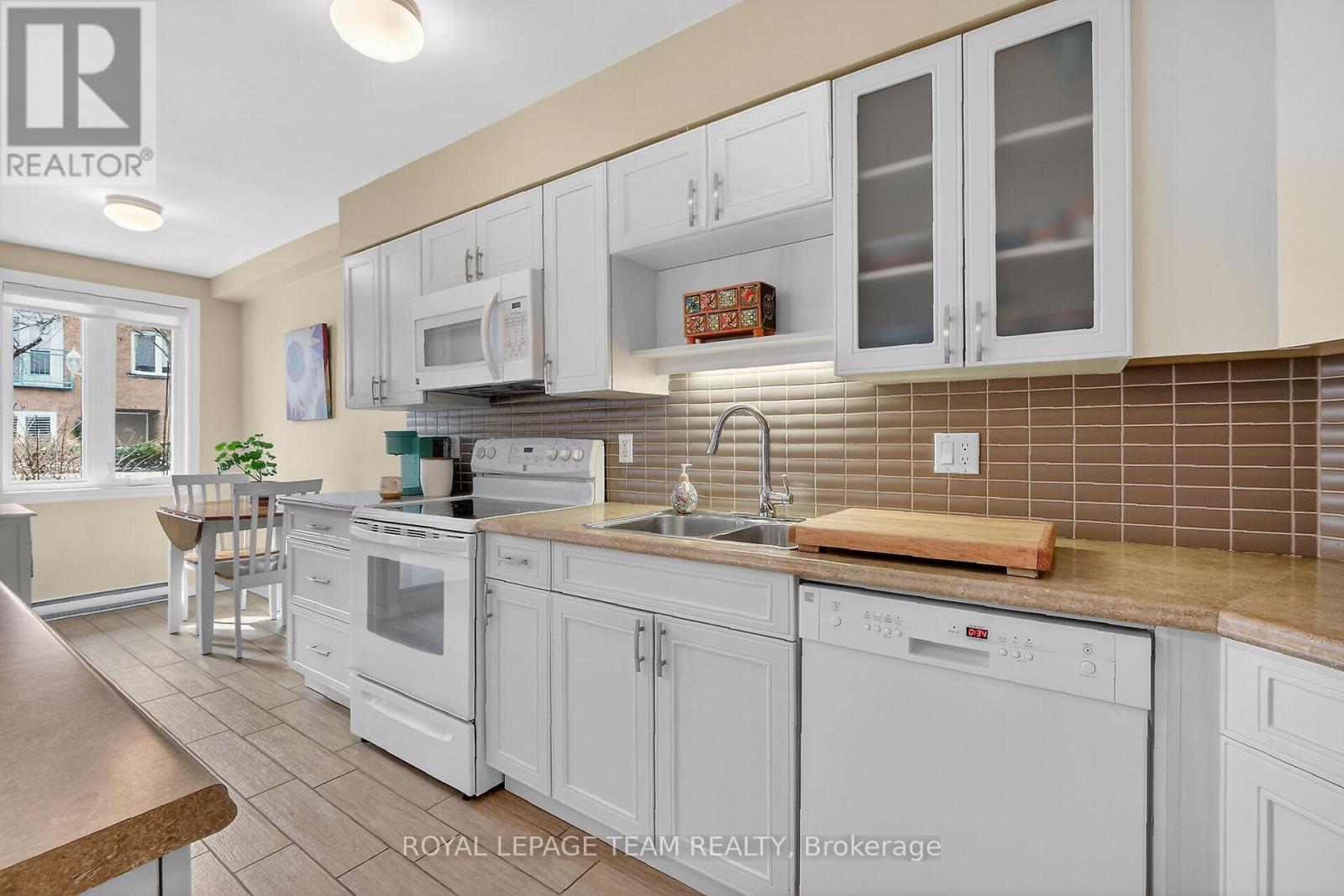 202a - 62 Donald Street