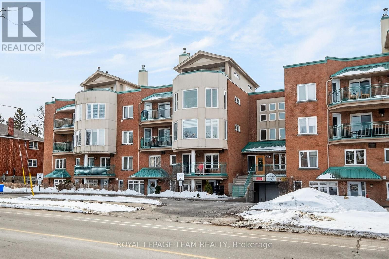 202a - 62 Donald Street