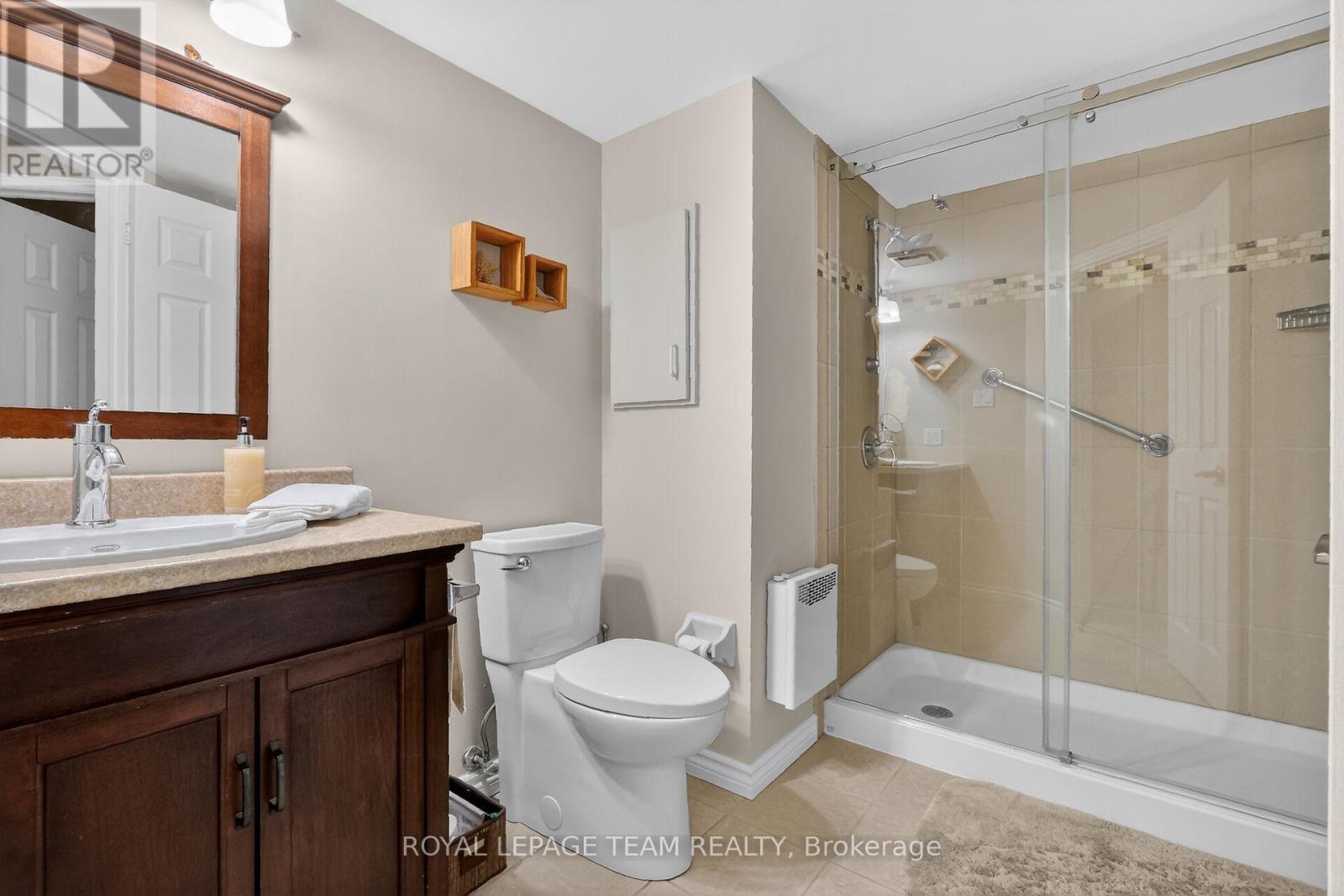 202a - 62 Donald Street