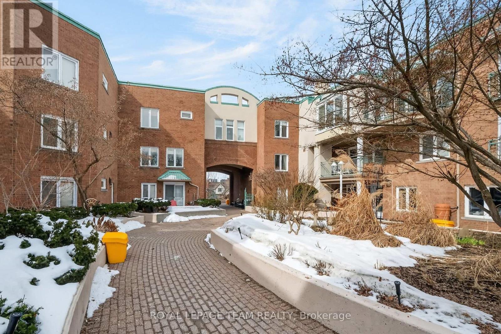 202a - 62 Donald Street