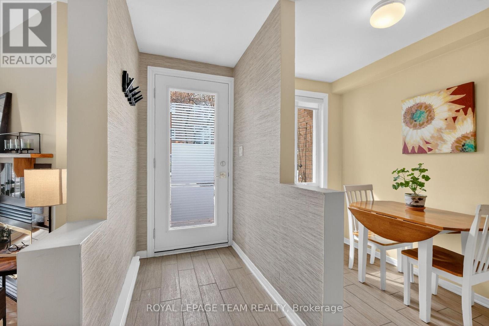 202a - 62 Donald Street