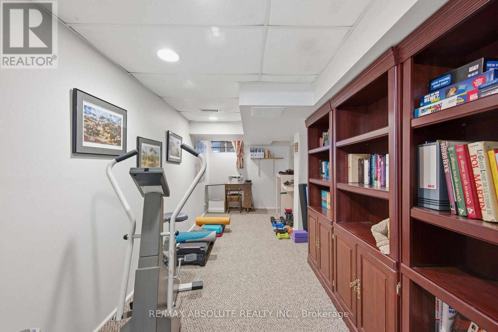 605 Rowanwood Avenue