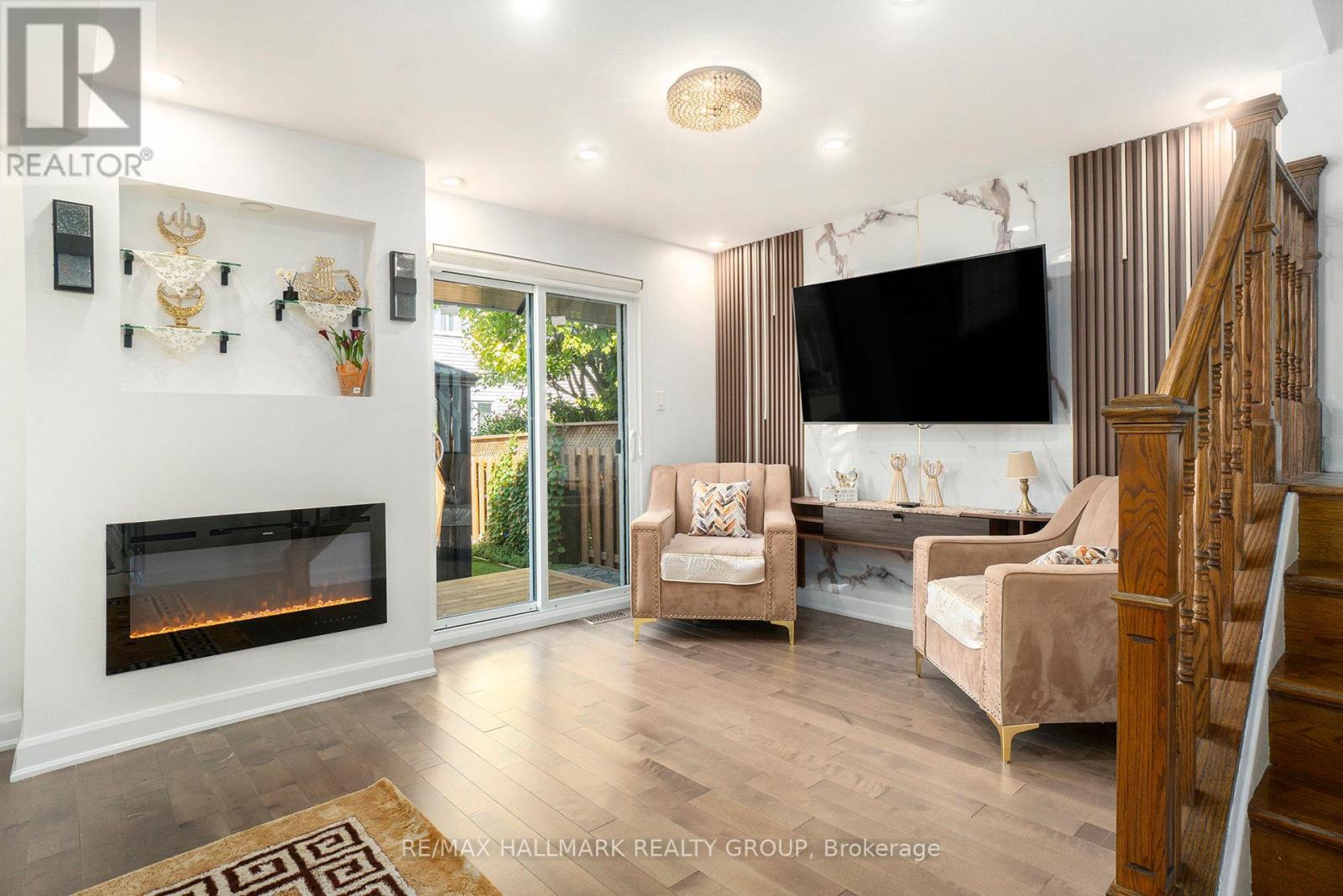 32 - 3017 Victoria Heights Crescent