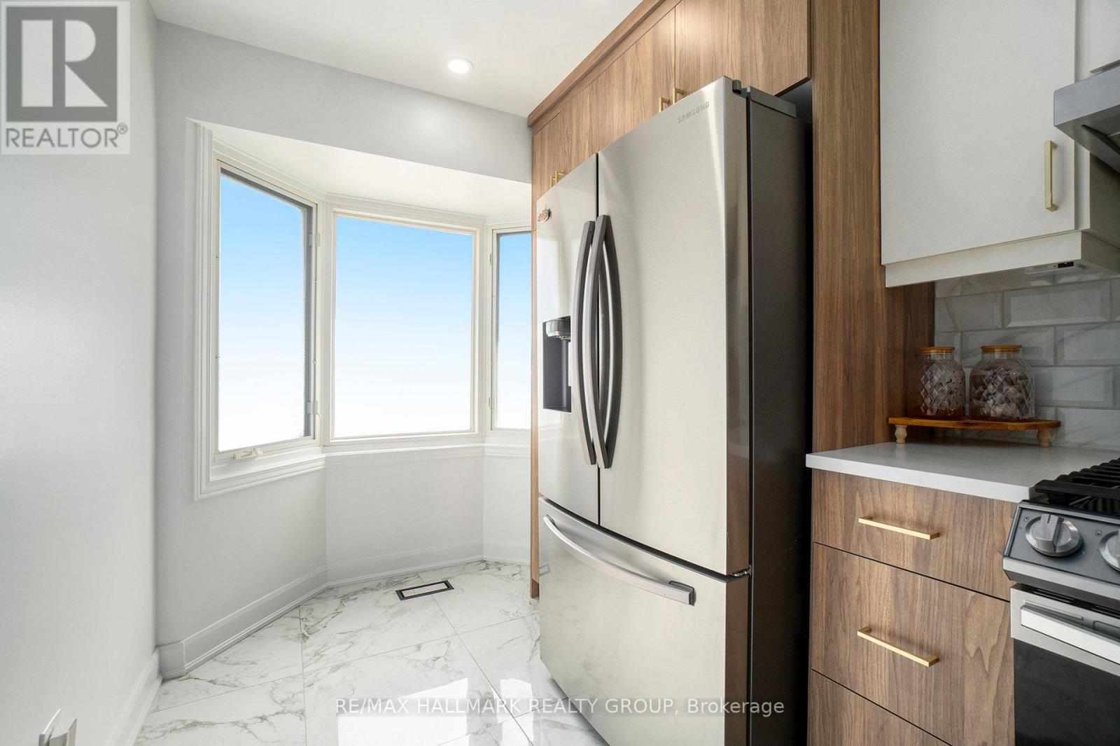 32 - 3017 Victoria Heights Crescent