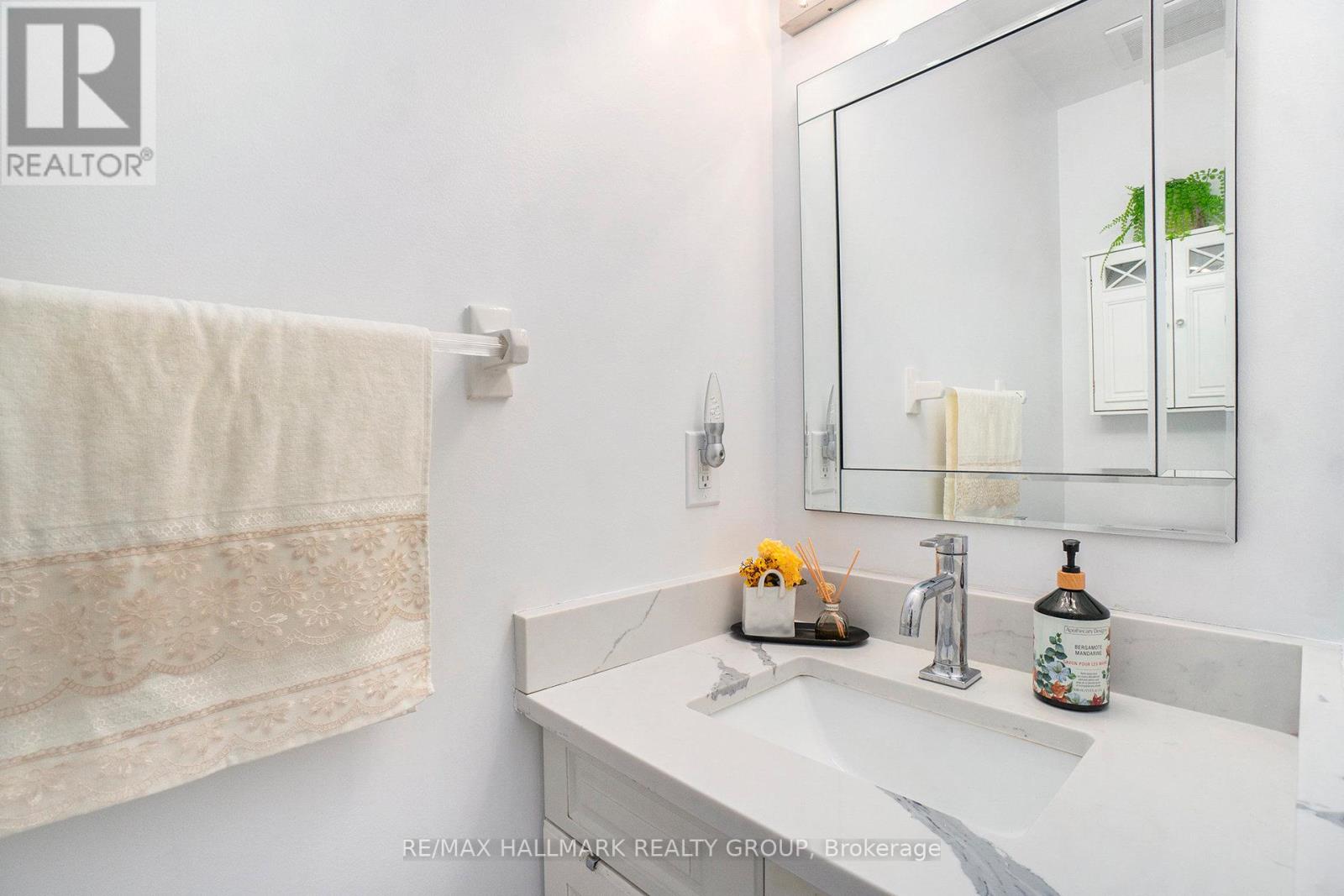 32 - 3017 Victoria Heights Crescent