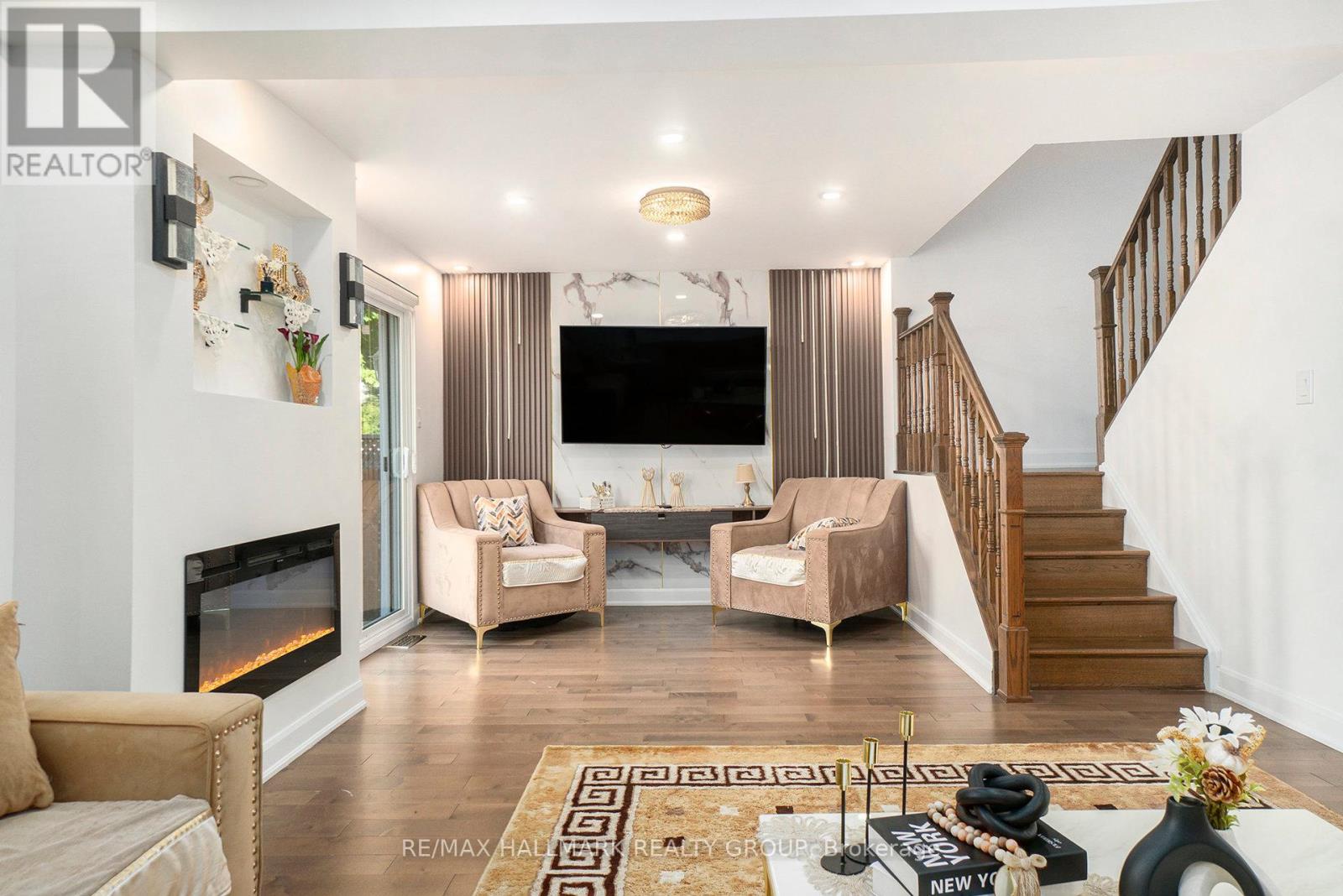 32 - 3017 Victoria Heights Crescent