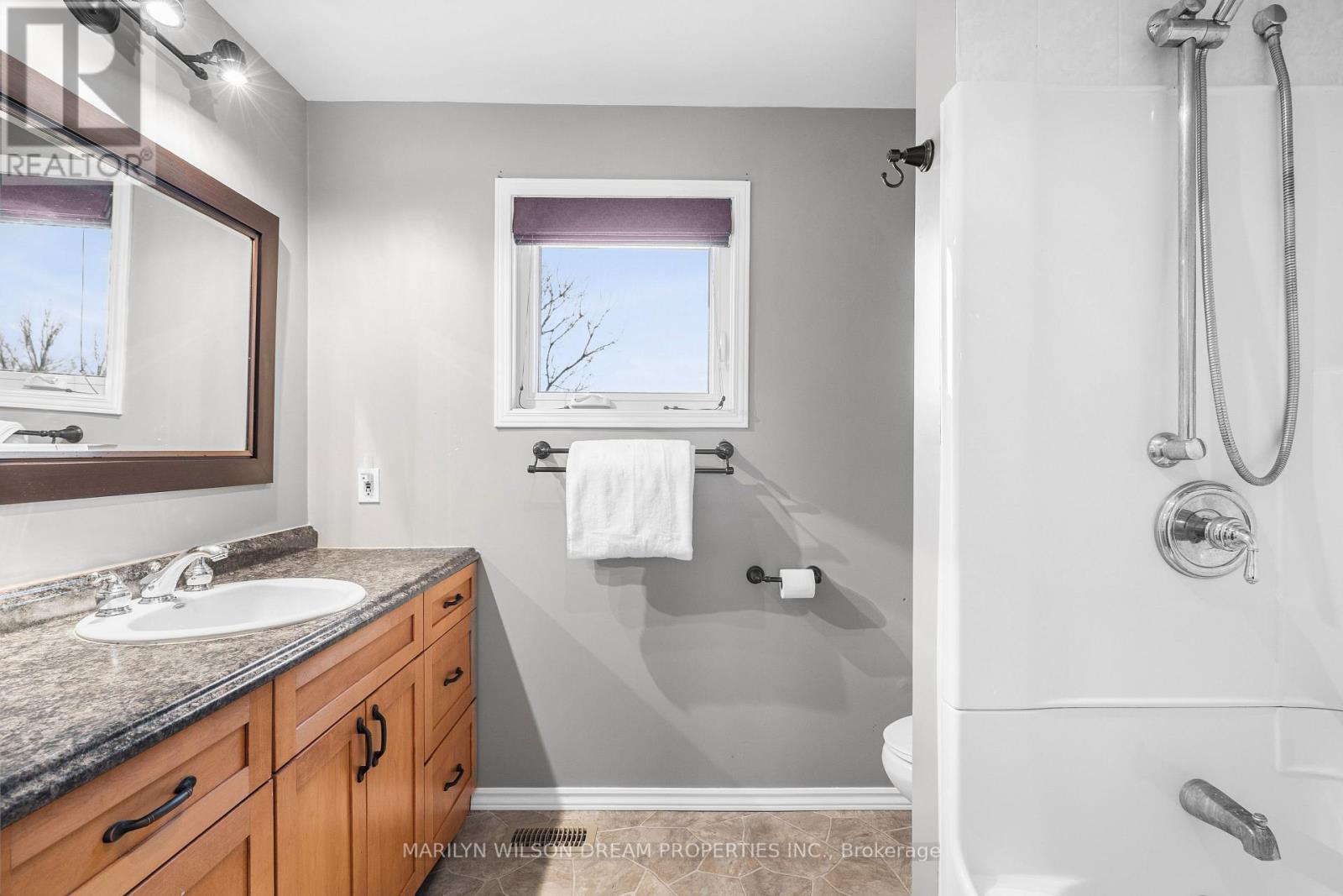 1234 Kinburn Side Road