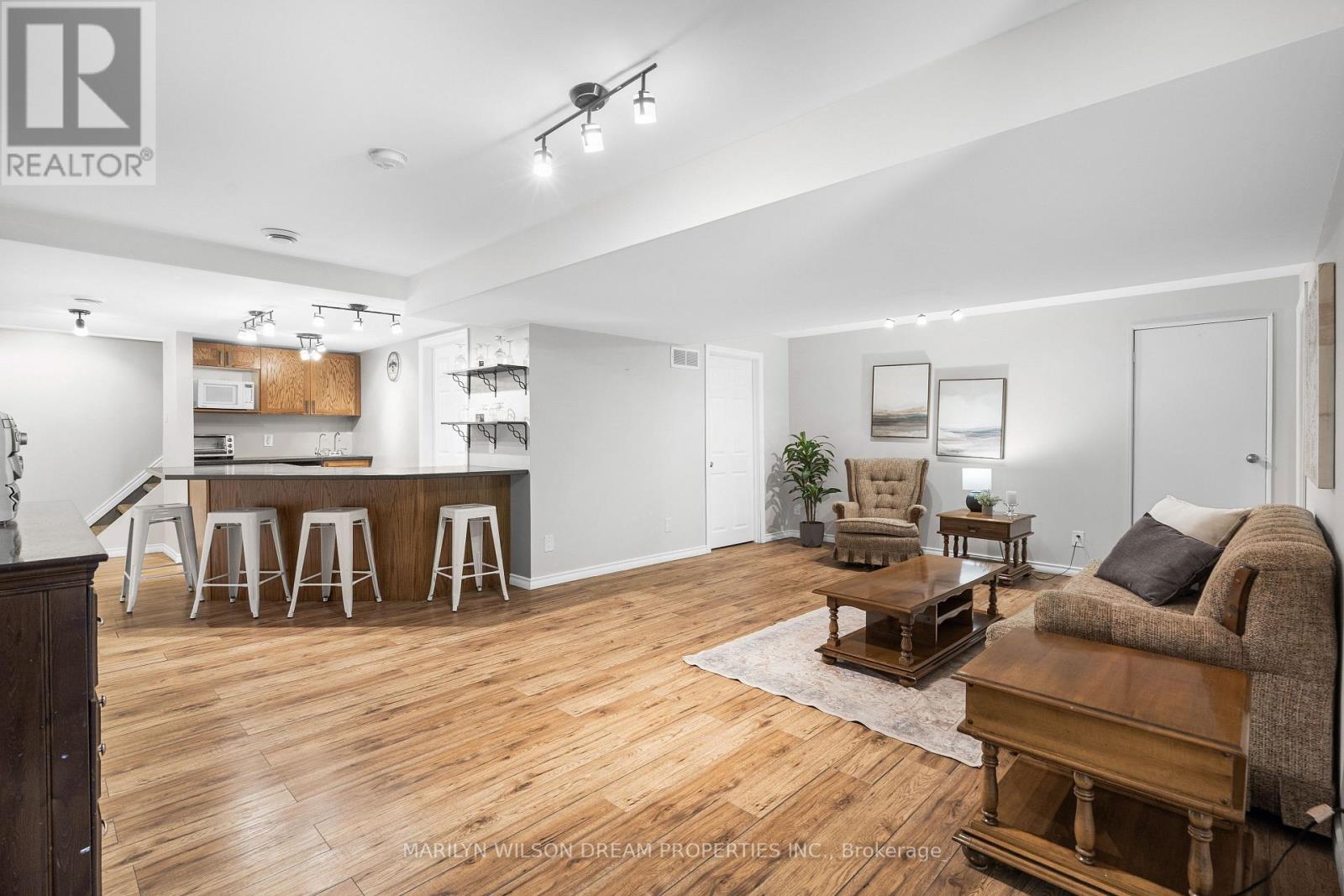 1234 Kinburn Side Road