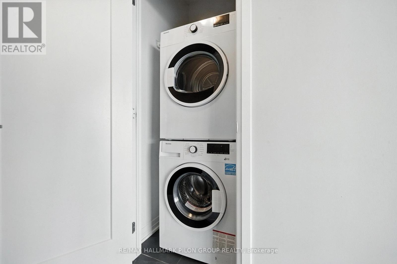 3907 - 805 Carling Avenue