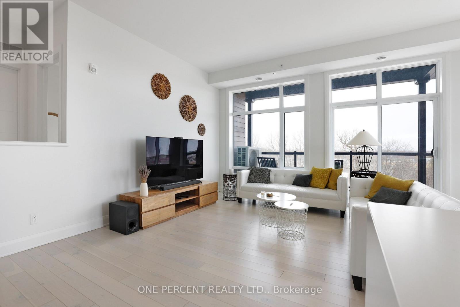 403 - 100 Cortile Private