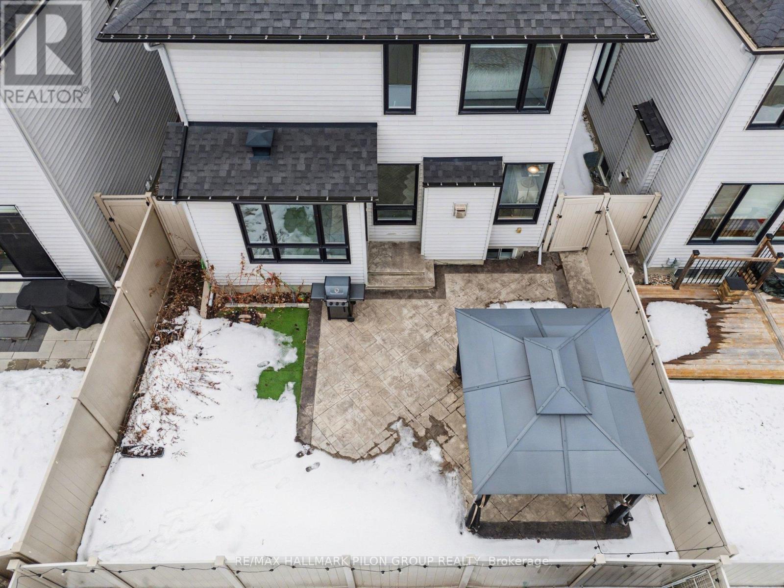 266 Shinleaf Crescent