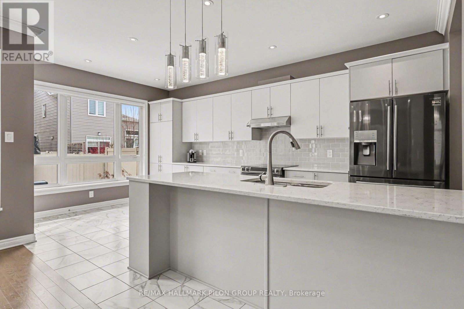 266 Shinleaf Crescent