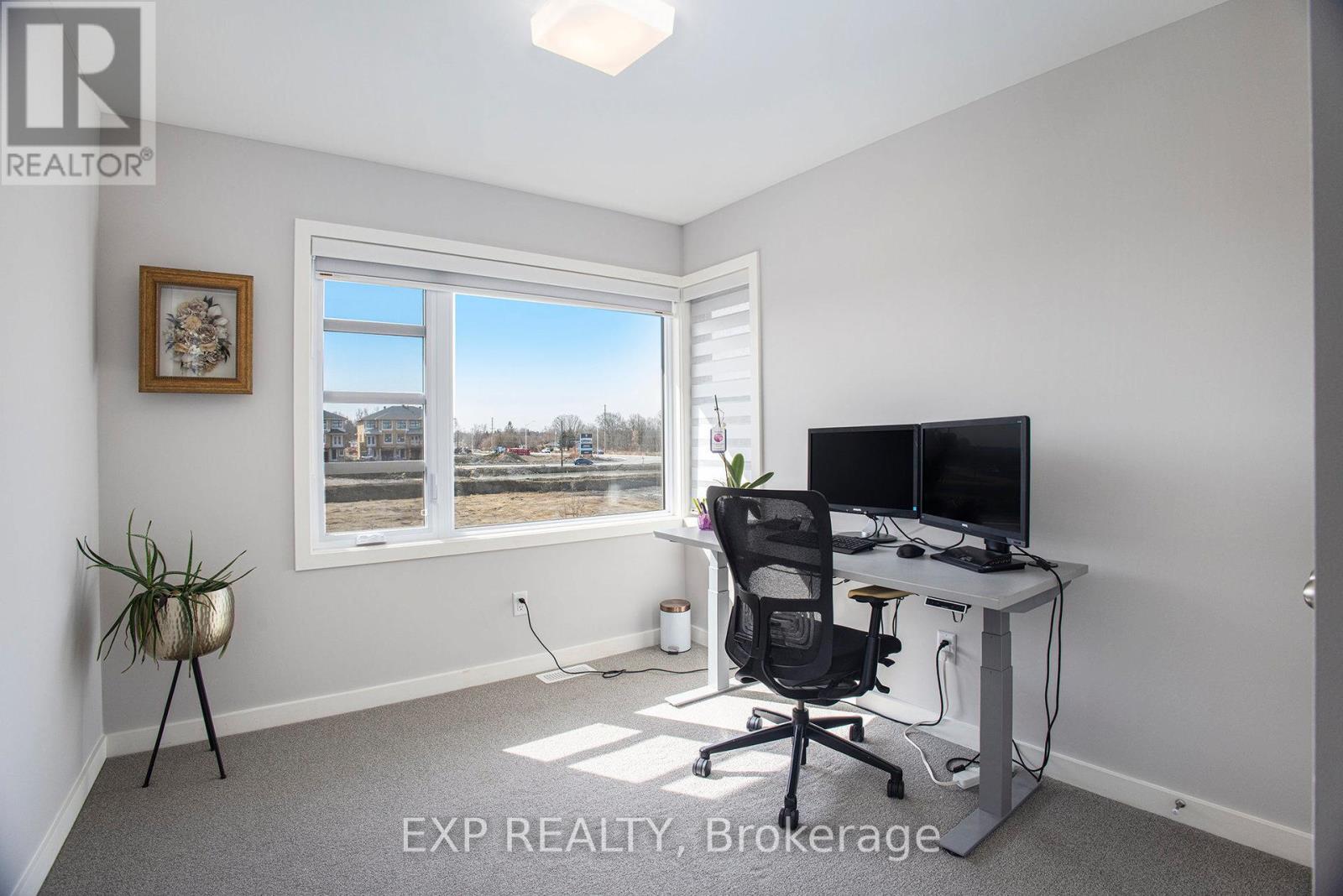 1022 Lunar Glow Crescent