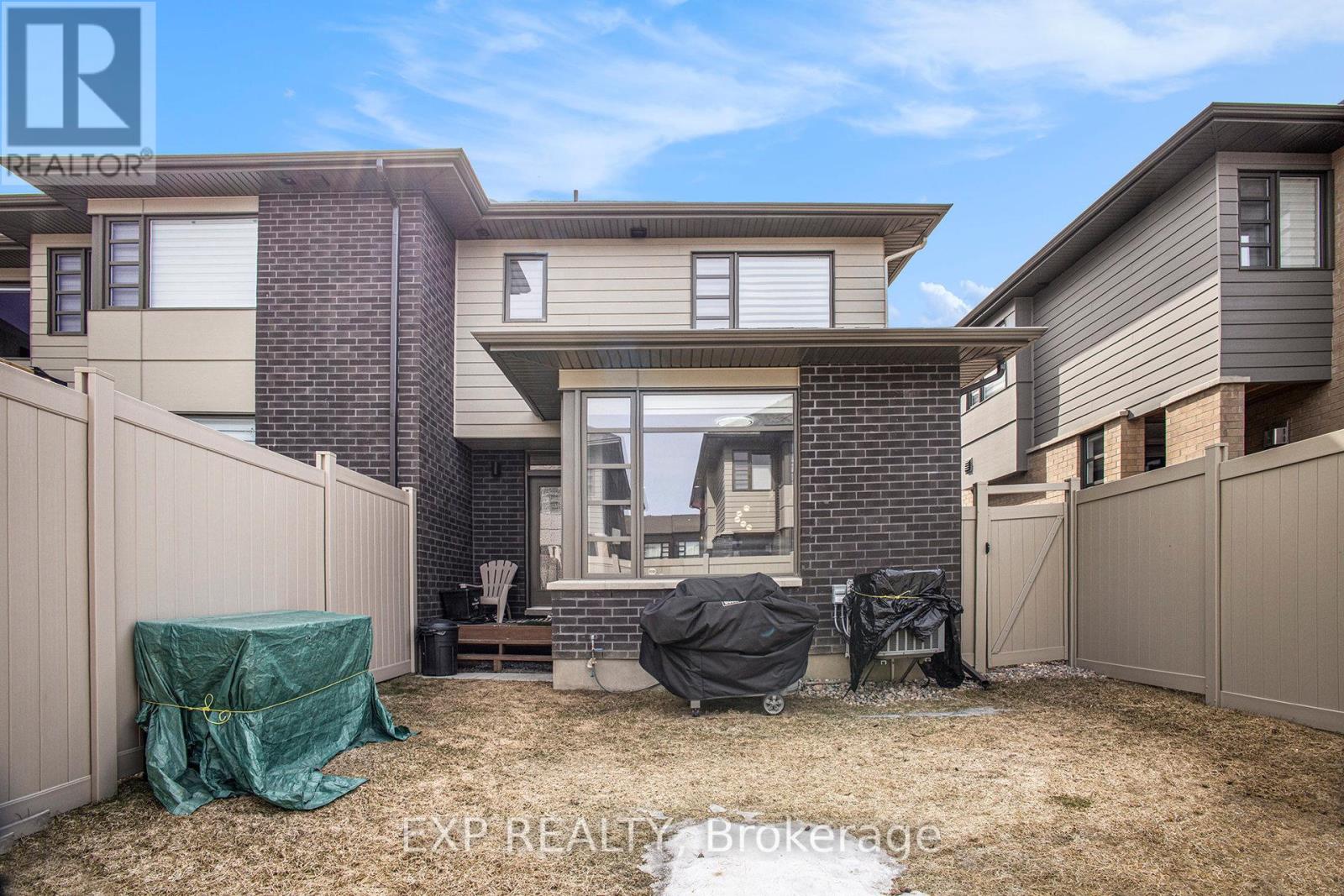 1022 Lunar Glow Crescent