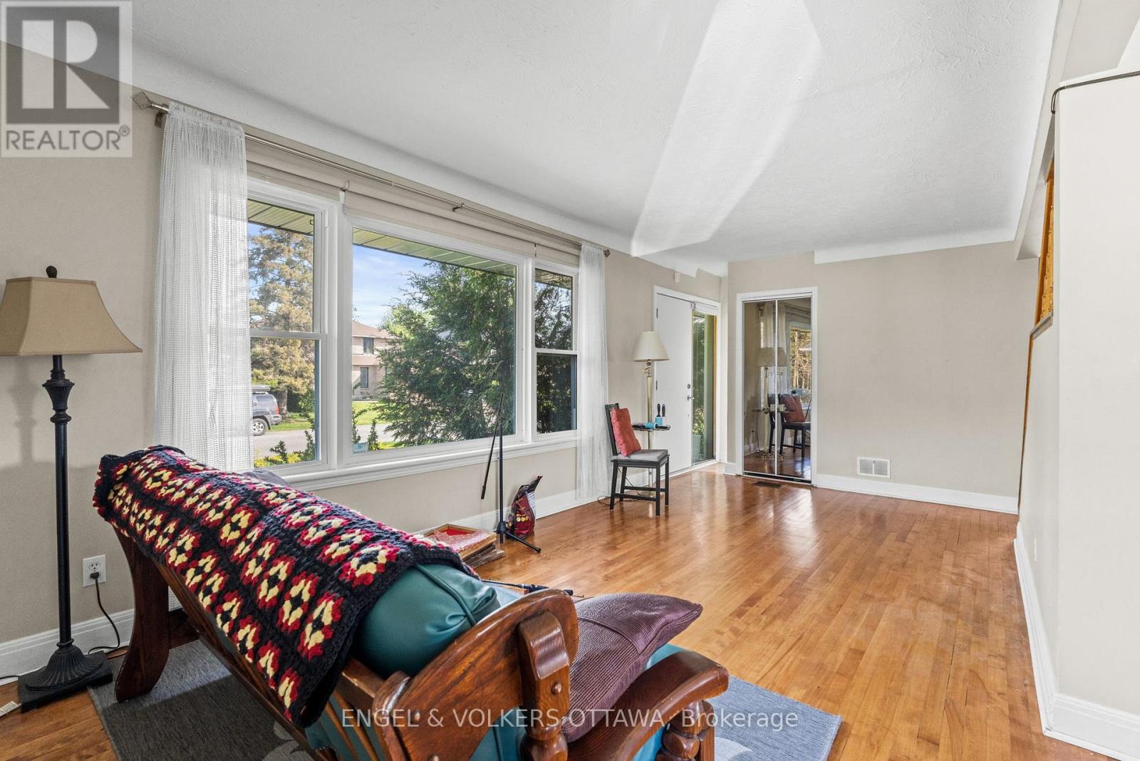 1372 Ridgedale Street