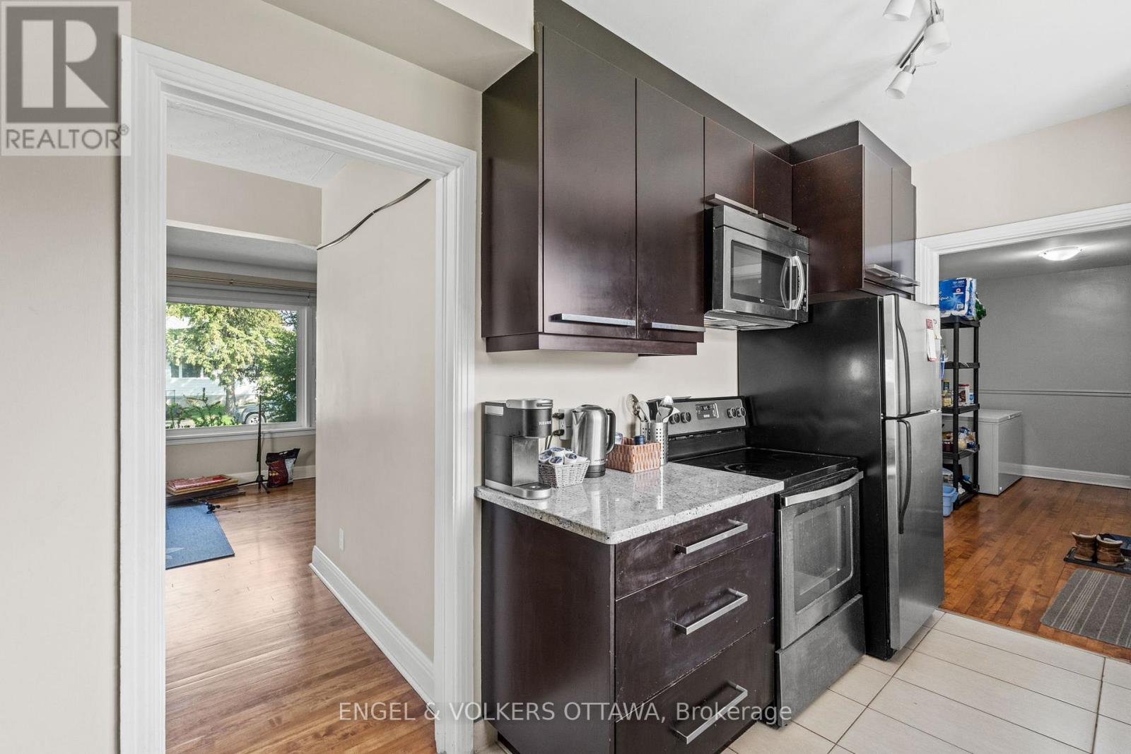 1372 Ridgedale Street