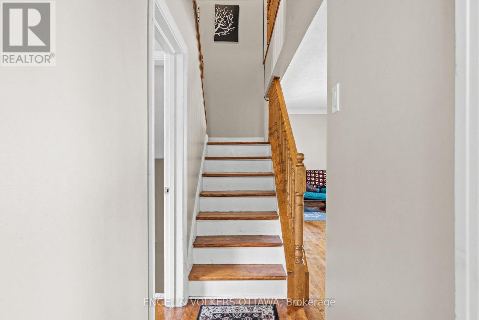 1372 Ridgedale Street