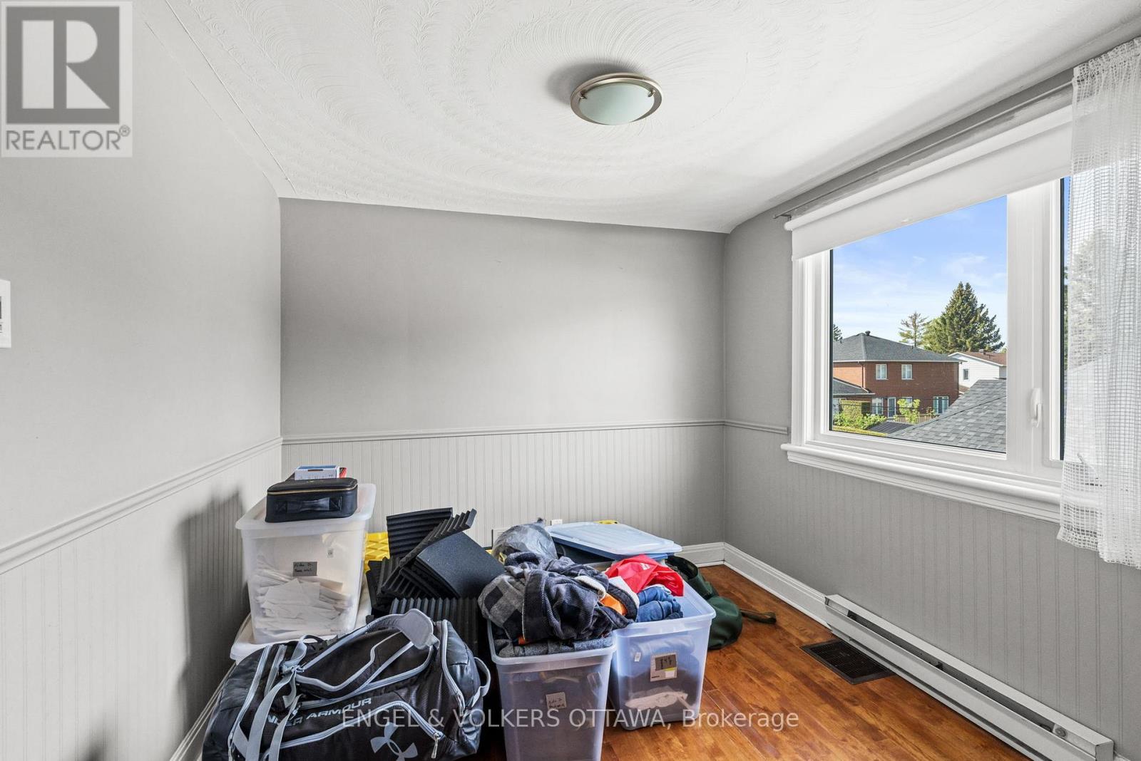 1372 Ridgedale Street