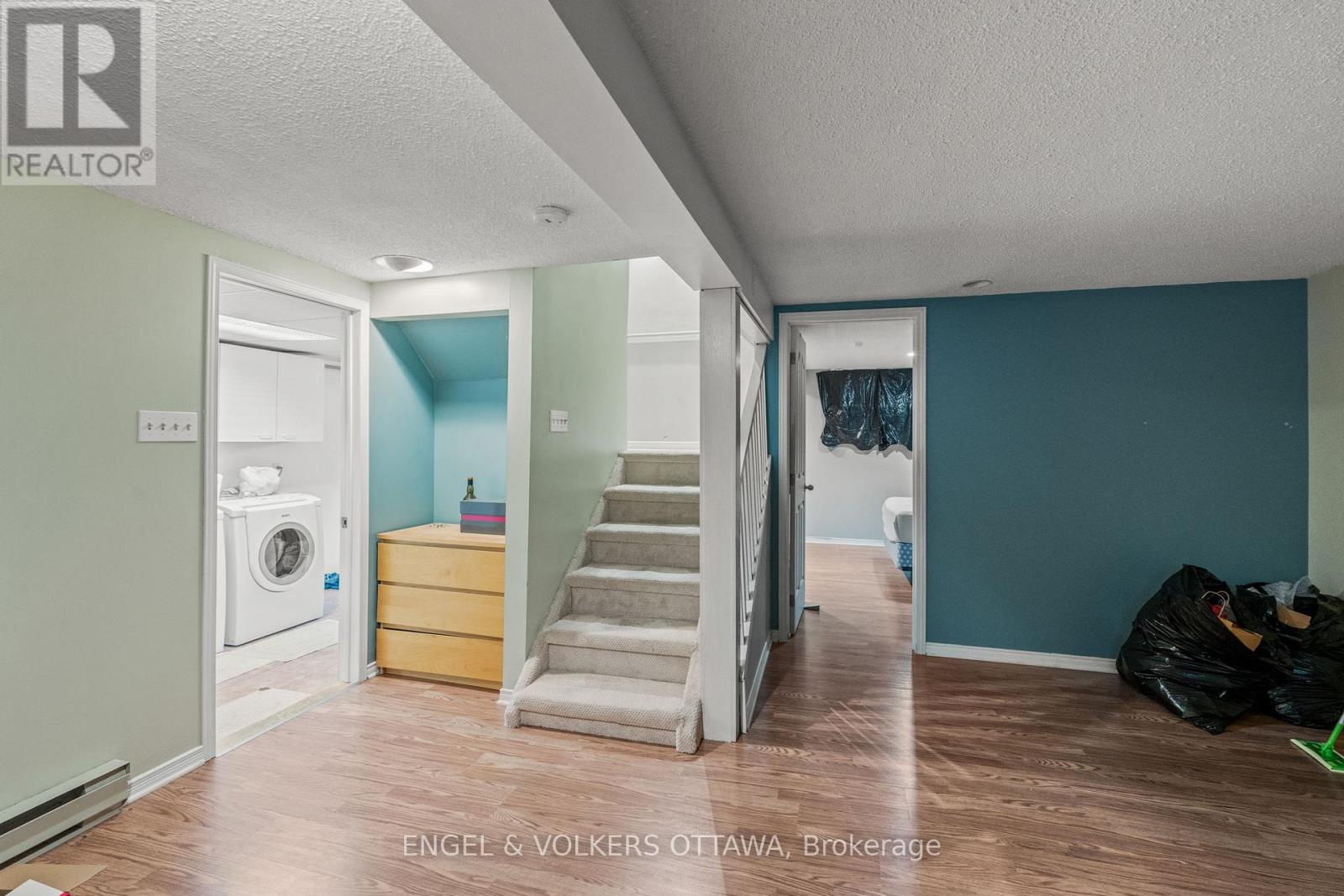 1372 Ridgedale Street