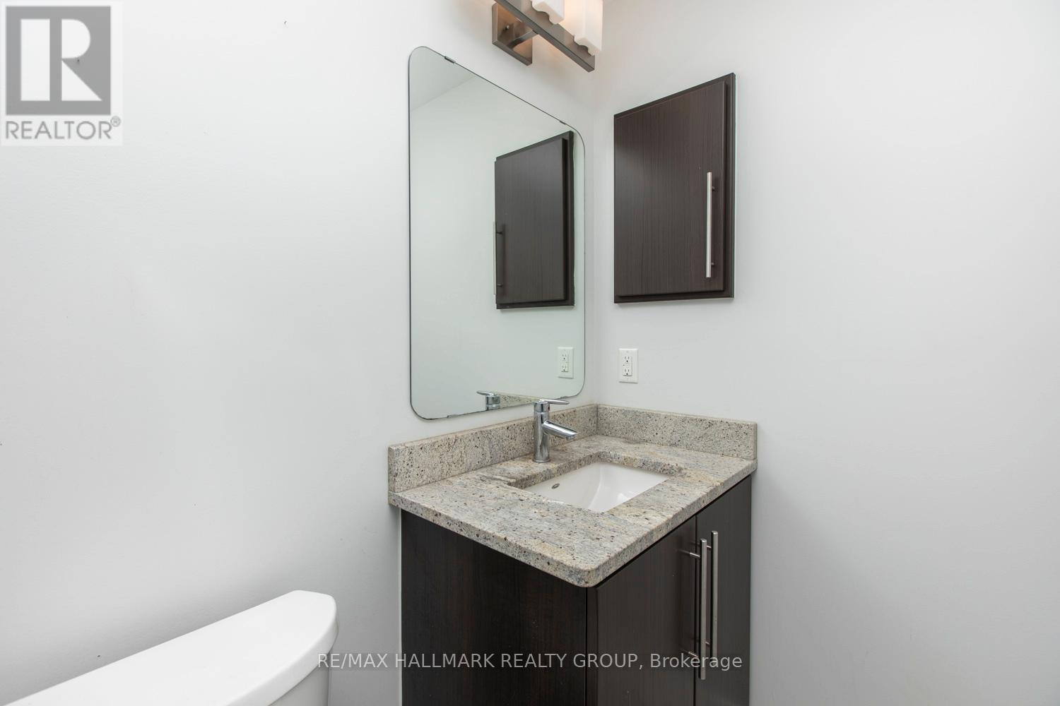 807 - 238 Besserer Street