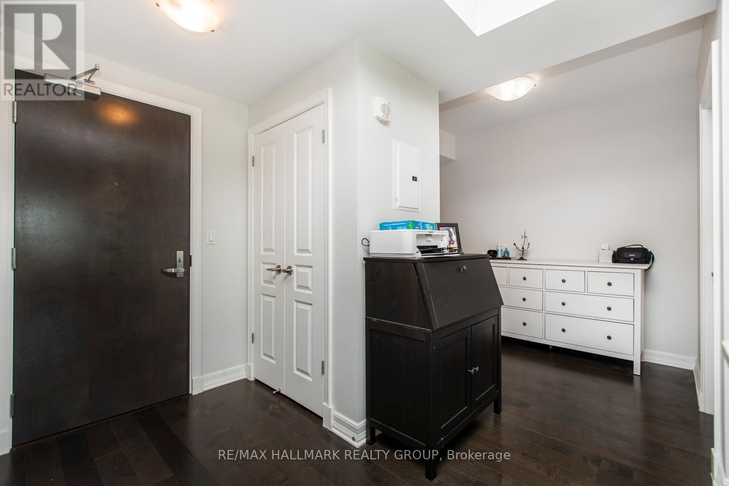 807 - 238 Besserer Street