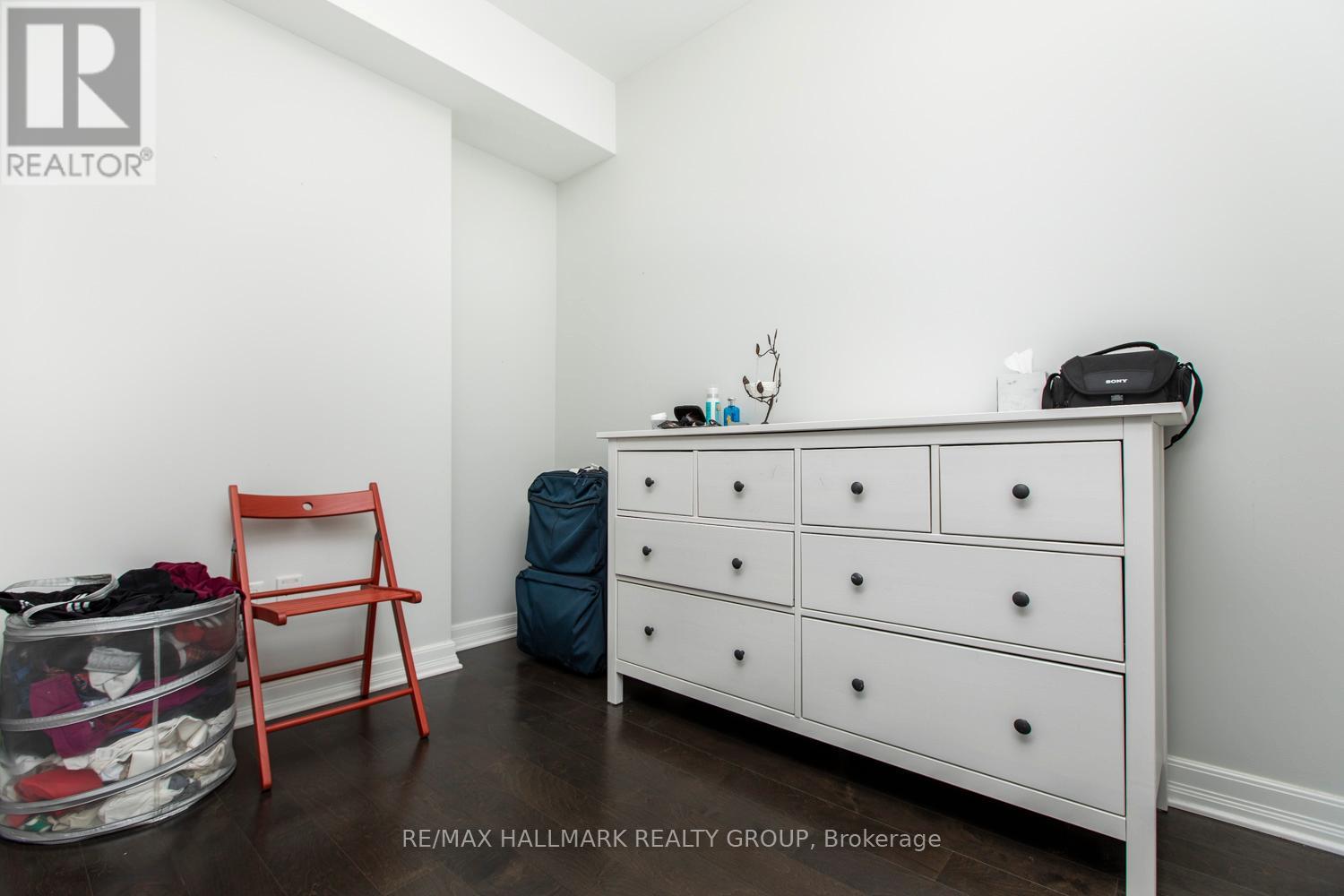 807 - 238 Besserer Street